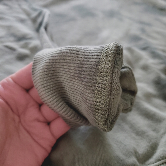 SET*Old Navy tye-dyed hoodie and sweatpants set - Picture 4 of 9